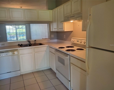 2273 Lake Woodberry Circle - Photo Thumbnail 5