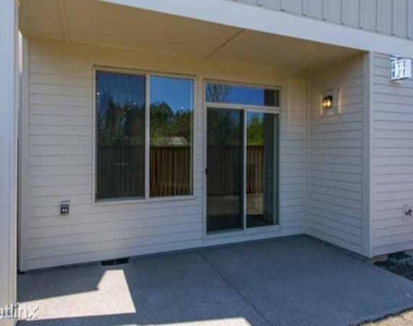 6952 Northwest 167th Avenue - Photo Thumbnail 13