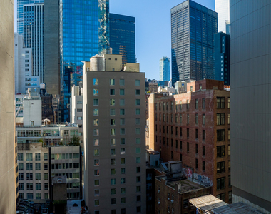 8 Spruce Street - Photo Thumbnail 2