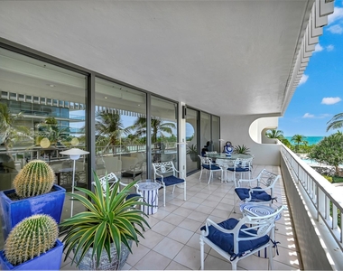 10205 Collins Ave - Photo Thumbnail 21