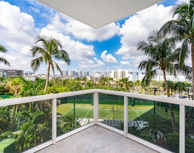 18101 Collins Ave - Photo Thumbnail 12