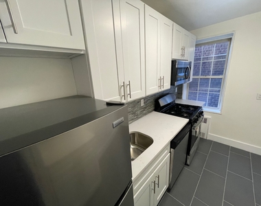 63-85 Woodhaven Boulevard - Photo Thumbnail 3