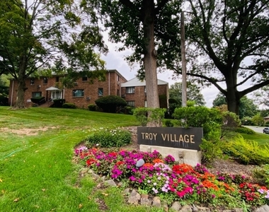 38 Troy Dr - Photo Thumbnail 3