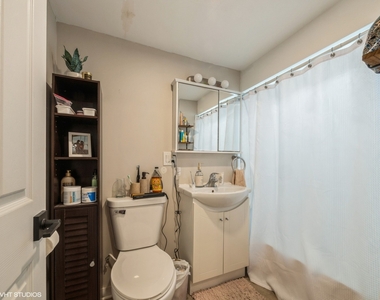 1456 W Fletcher Street - Photo Thumbnail 8