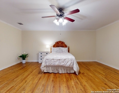 277 E Edgewood Pl - Photo Thumbnail 21