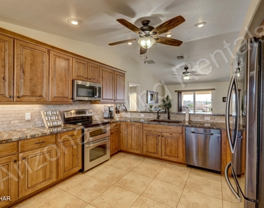 2450 Angler Dr - Photo Thumbnail 15