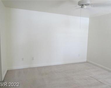 5055 W Hacienda Avenue - Photo Thumbnail 5