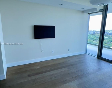 10203 Collins Ave - Photo Thumbnail 22