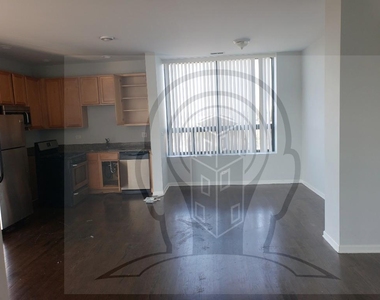 2451 W Howard St - Photo Thumbnail 12