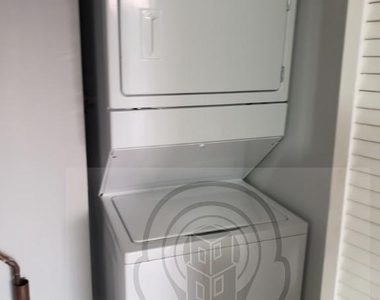 2451 W Howard St - Photo Thumbnail 6