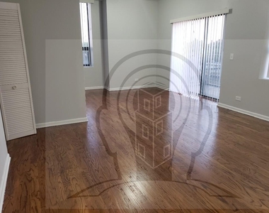 2451 W Howard St - Photo Thumbnail 17