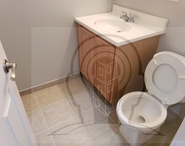 2451 W Howard St - Photo Thumbnail 5