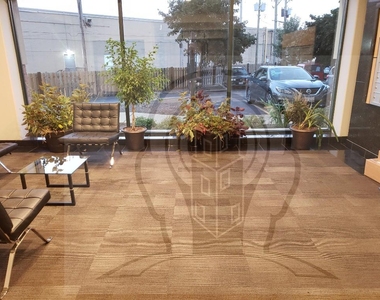 2451 W Howard St - Photo Thumbnail 16