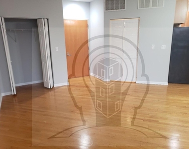 2451 W Howard St - Photo Thumbnail 12