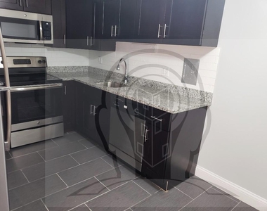 6029 N Winthrop Ave - Photo Thumbnail 1