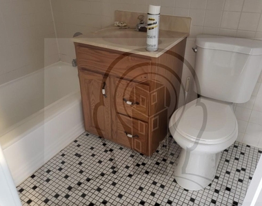 6021 N Winthrop Ave - Photo Thumbnail 2