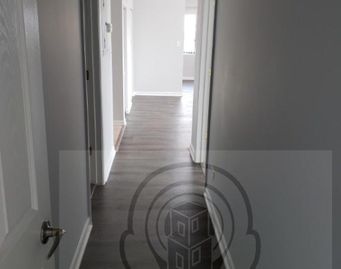 2451 W Howard St - Photo Thumbnail 12
