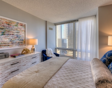 355 E Ohio St. - Photo Thumbnail 4