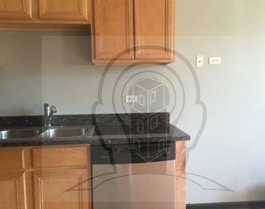 2451 W Howard St - Photo Thumbnail 14