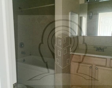 2451 W Howard St - Photo Thumbnail 13