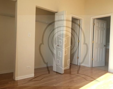 2451 W Howard St - Photo Thumbnail 9