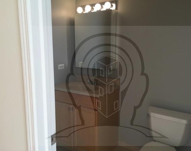2451 W Howard St - Photo Thumbnail 7