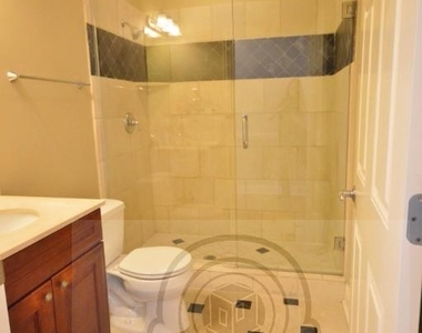 N Clark - Photo Thumbnail 4