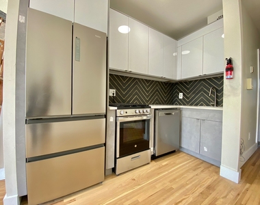 147 9th Street - Photo Thumbnail 5