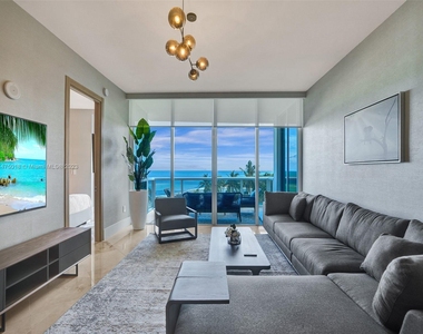 18101 Collins Ave - Photo Thumbnail 8