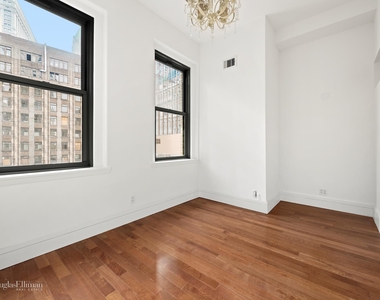 120 Greenwich St - Photo Thumbnail 6