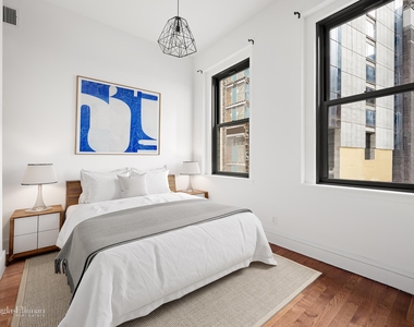 120 Greenwich St - Photo Thumbnail 4