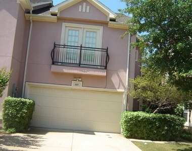 627 Park Place Drive - Photo Thumbnail 1