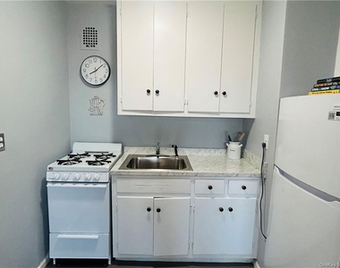 52 Yonkers Terrace - Photo Thumbnail 5