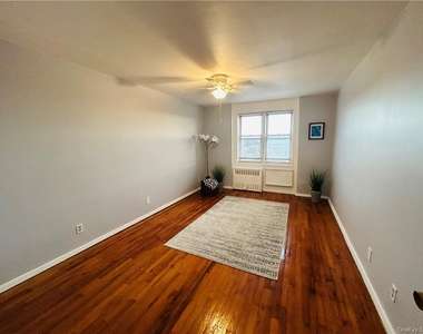 52 Yonkers Terrace - Photo Thumbnail 10