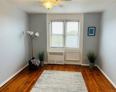 52 Yonkers Terrace - Photo Thumbnail 9