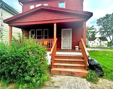 302 Lathrop Street - Photo Thumbnail 0