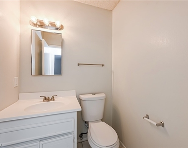 3212 Lark Circle - Photo Thumbnail 13