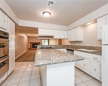 3212 Lark Circle - Photo Thumbnail 4