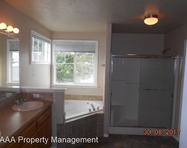 3685 N Buckstone Ave - Photo Thumbnail 10