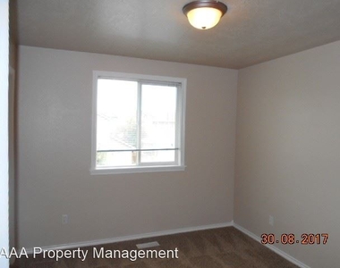 3685 N Buckstone Ave - Photo Thumbnail 12