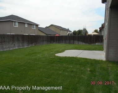 3685 N Buckstone Ave - Photo Thumbnail 8