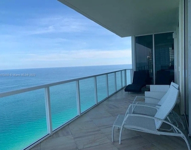 16699 Collins Ave - Photo Thumbnail 0