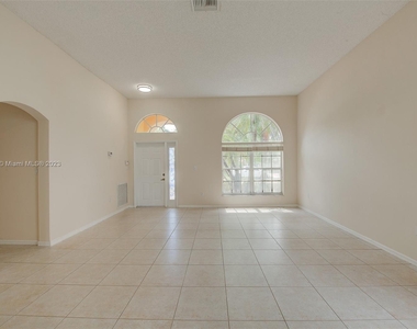 1631 Nw 144th Way - Photo Thumbnail 7