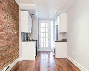 124 Ridge Street - Photo Thumbnail 1