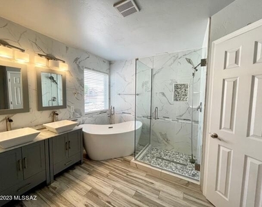 2980 W Calle Lucinda - Photo Thumbnail 29