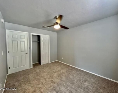 2980 W Calle Lucinda - Photo Thumbnail 18