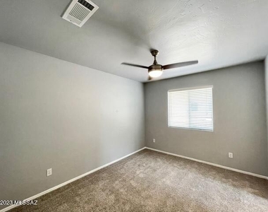 2980 W Calle Lucinda - Photo Thumbnail 21