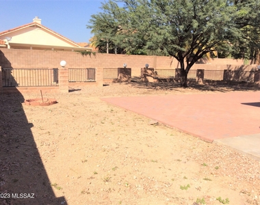 2980 W Calle Lucinda - Photo Thumbnail 37