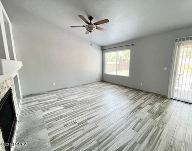 2980 W Calle Lucinda - Photo Thumbnail 14