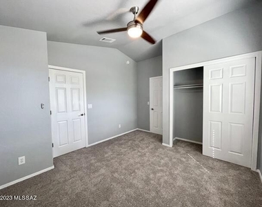 2980 W Calle Lucinda - Photo Thumbnail 20